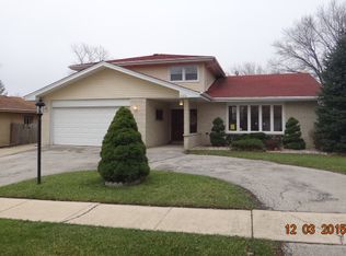 10430 Winter Park Dr, Palos Hills, IL