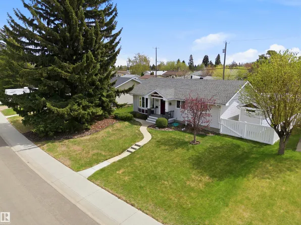 10663 59th St NW, Edmonton, AB T6A 2K5