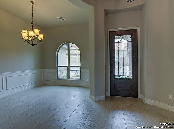 4th image of 25119 Estancia Cir