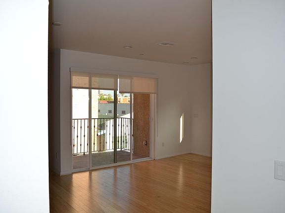 4th image of 442 S Lake St Unit 303