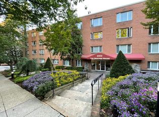 2400 41st St NW APT 208, Washington, DC 20007