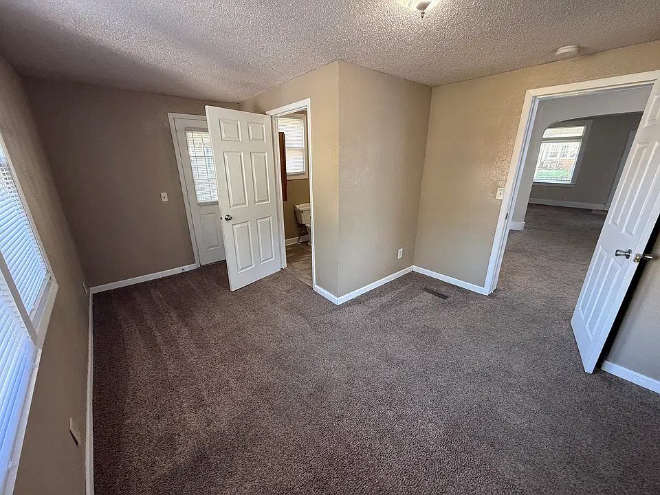 218 Barret St