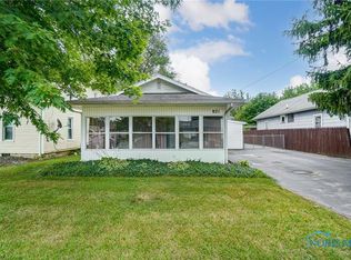 821 Howard St, Findlay, OH 45840