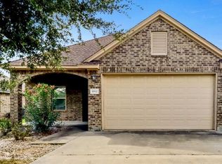 1012 Rosewood Ln, Angleton, TX 77515