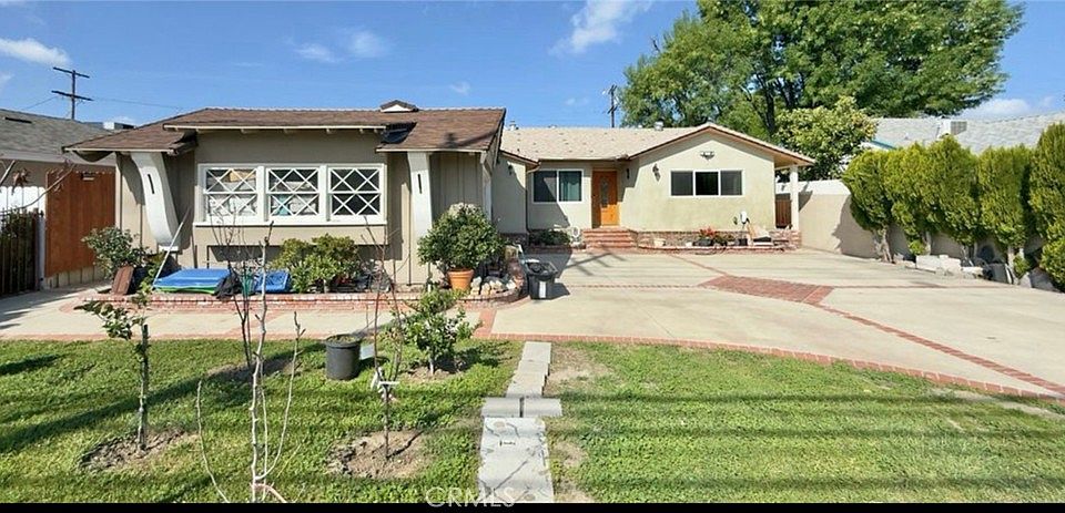 1st image of 5921 Fallbrook Ave