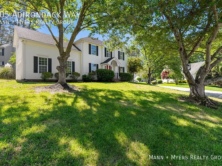 305 Adirondack Way — Photo 3