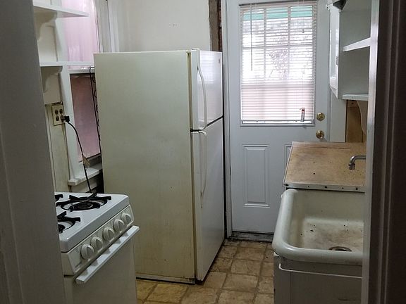 2nd image of 307 Lafayette St APT 3