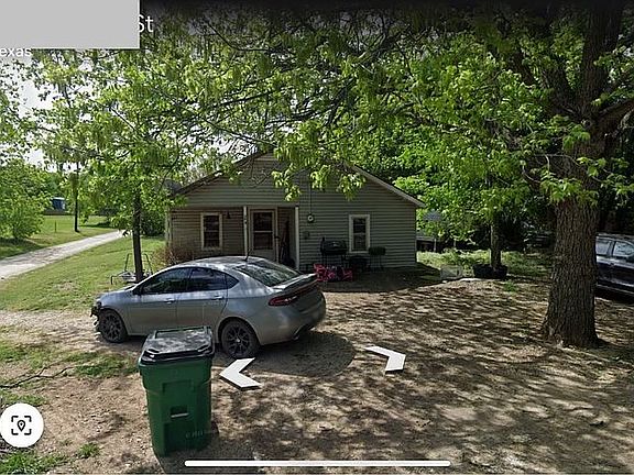 2nd image of 308 E Meadows St