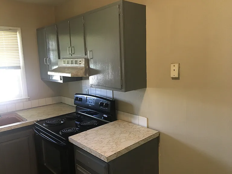 470 Anniston Dr — Photo 10
