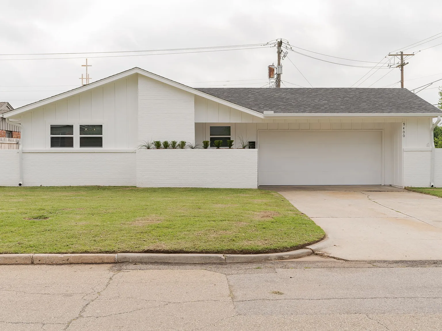 3 bed, 1342 sqft, $2,000 — Photo 2