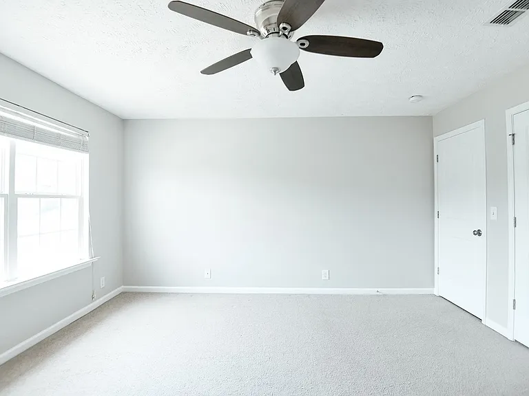 132 Tulip Grove Point — Photo 17