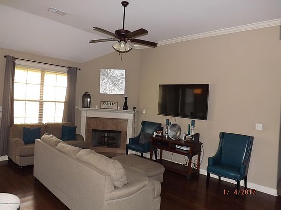 3rd image of 5666 Peachtree Cv