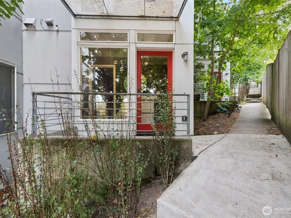 1003 Sturgus Avenue S, Seattle, WA 98144