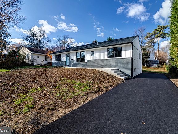 4th image of 308 Lenox Rd