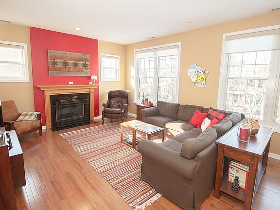 2nd image of 1423 W Argyle St APT 2N