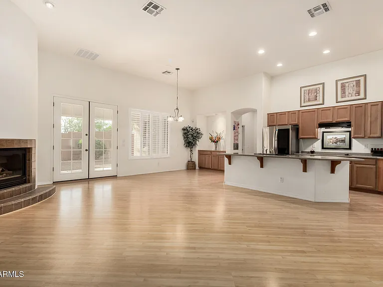 1203 E Kramer Cir — Photo 13