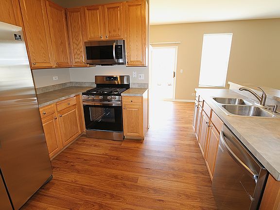 4th image of 4161 Blackstone Dr