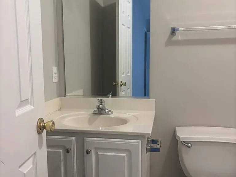 102 Maple Grove Ct — Photo 10