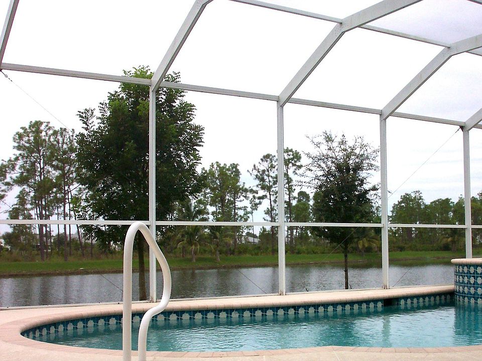 Lanai, Pool 