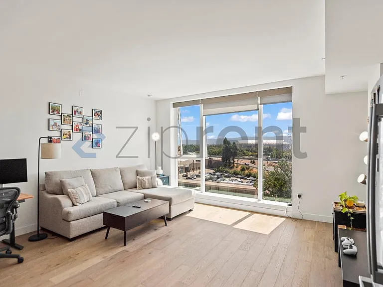 188 W Saint James St #10710 — Photo 7