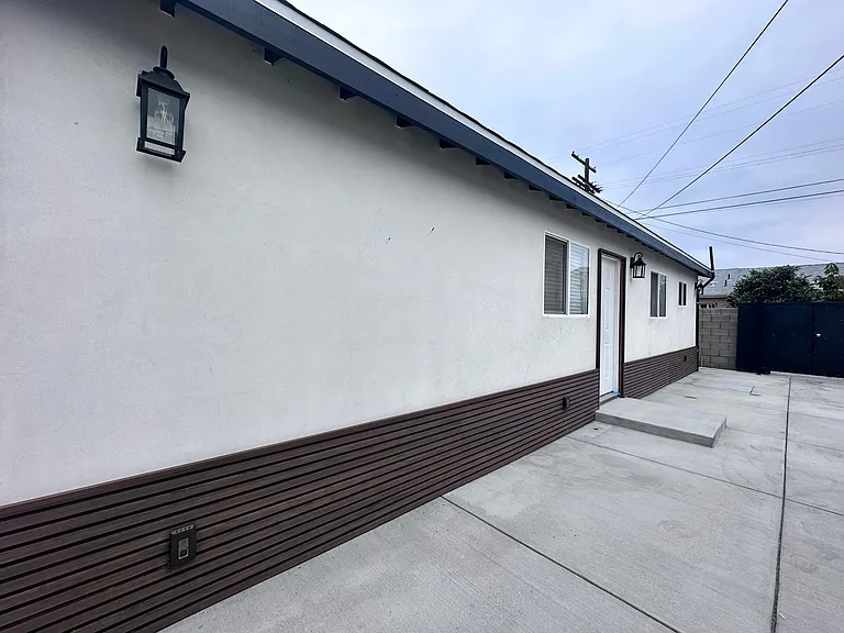 14768 San Fernando Mission Blvd — Photo 16
