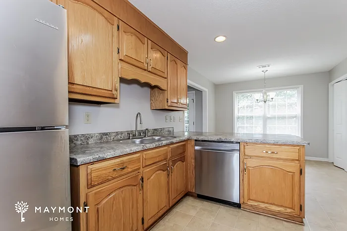8747 Rolling Hills Dr — Photo 6