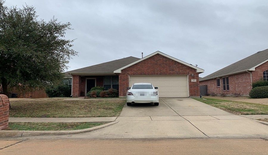 1st image of 305 Creekwood Trl