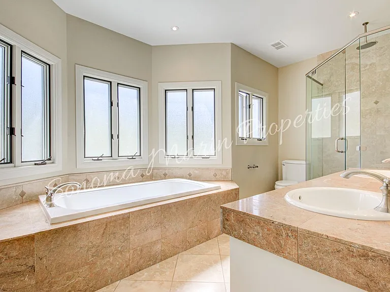 4626 Bennett View Dr — Photo 38