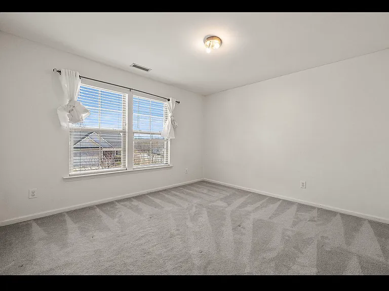 726 Forrest Ln — Photo 5