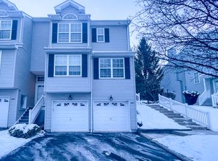 1011 Ethan Allen Dr #1011, New Windsor, NY 12553