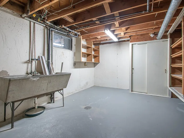 1370 W 1st Ave — Photo 21