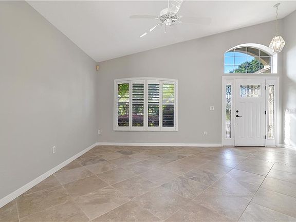 3rd image of 516 Darkwood Ave