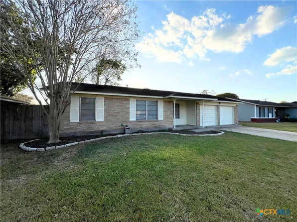 1811 Travis Ave, Victoria, TX 77901