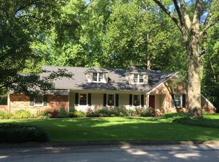 8 Birch Knoll Rd, Wilmington, DE 19810
