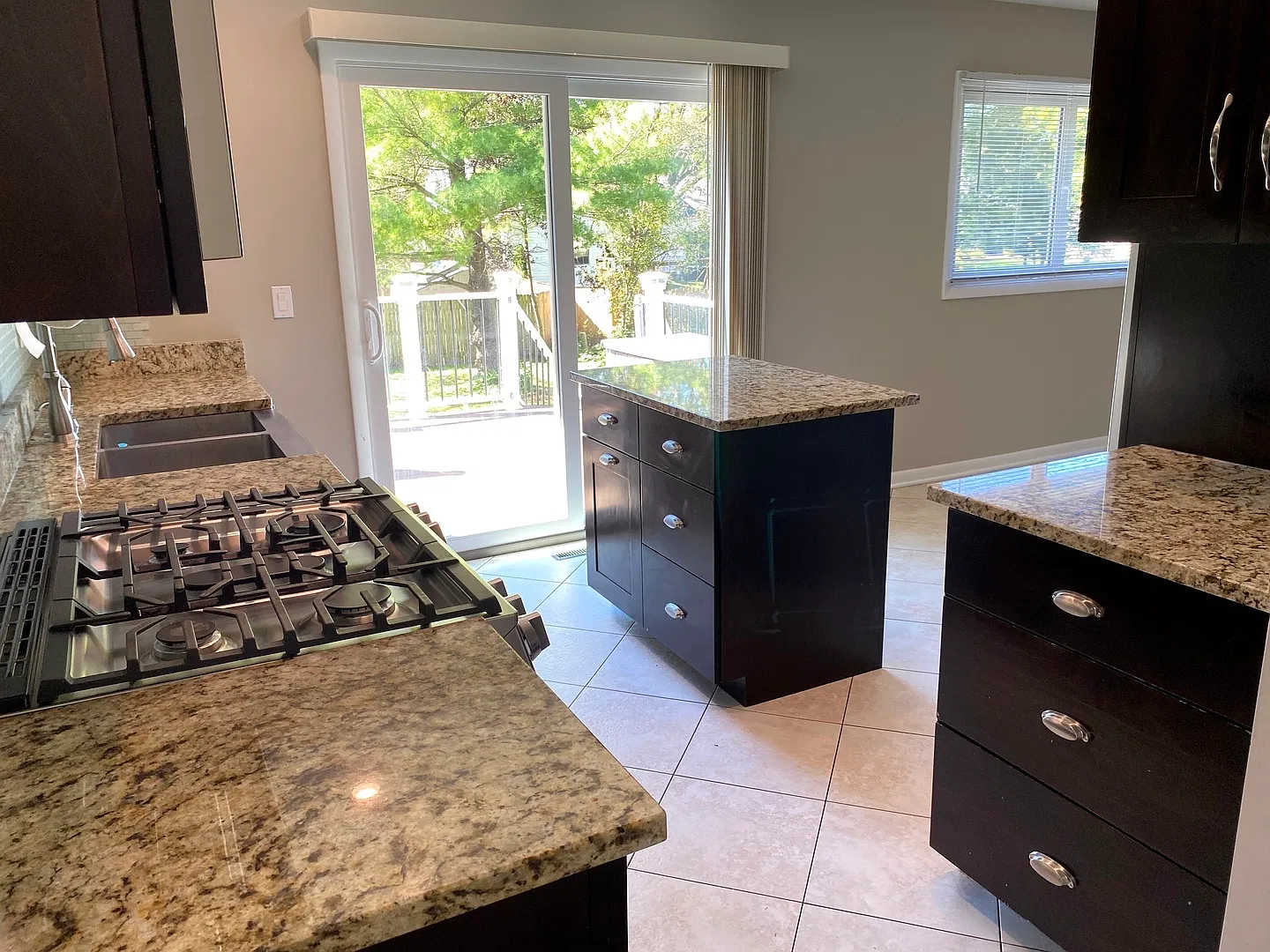 3 bed, 2063 sqft, $3,300 — Photo 4