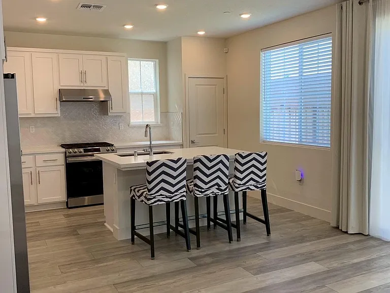 7149 Diamond Ave — Photo 25