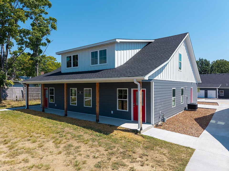 2nd image of 606 N Providence Rd #100