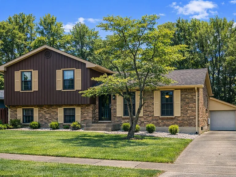 4424 Heatherbrook Dr — Photo 1