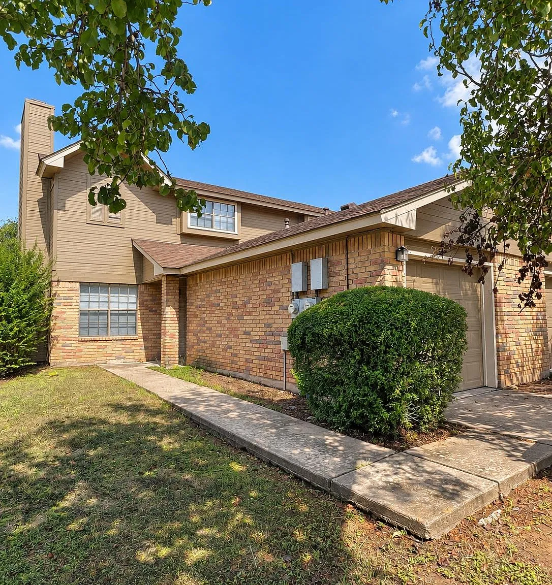 2 bed, 1.5 bath, 1067 sqft, $1,450 — Photo 1