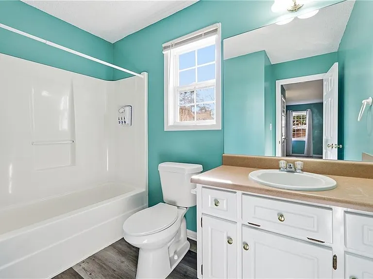 186 Franklin Ct — Photo 19