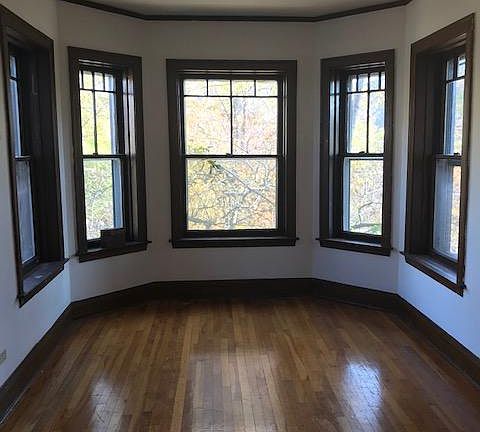2nd image of 4206 N Wolcott Ave