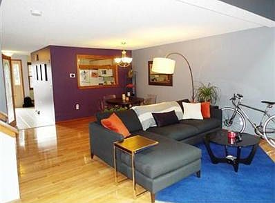 4th image of 9 Hawthorne Vlg APT B