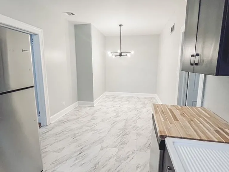 1219 Eberhart Ave — Photo 4