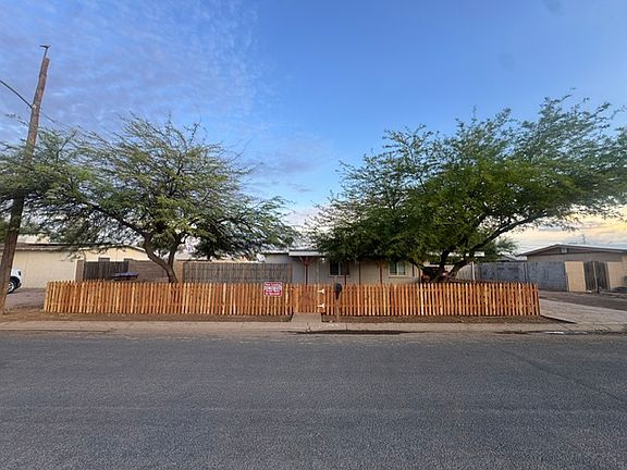 3rd image of 653 W Coolidge Pl