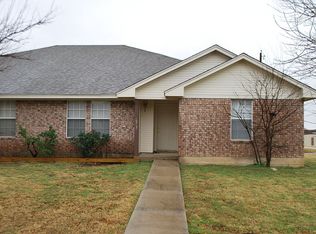 1219 Chestnut Ct APT B, Runaway Bay, TX 76426