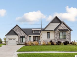 5505 N 199th St, Elkhorn, NE 68022
