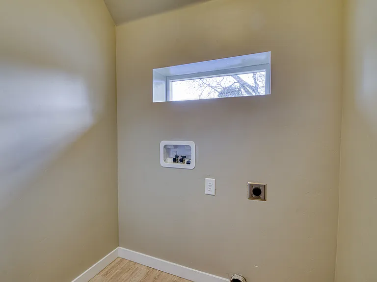 1818 S Grant Ave — Photo 21
