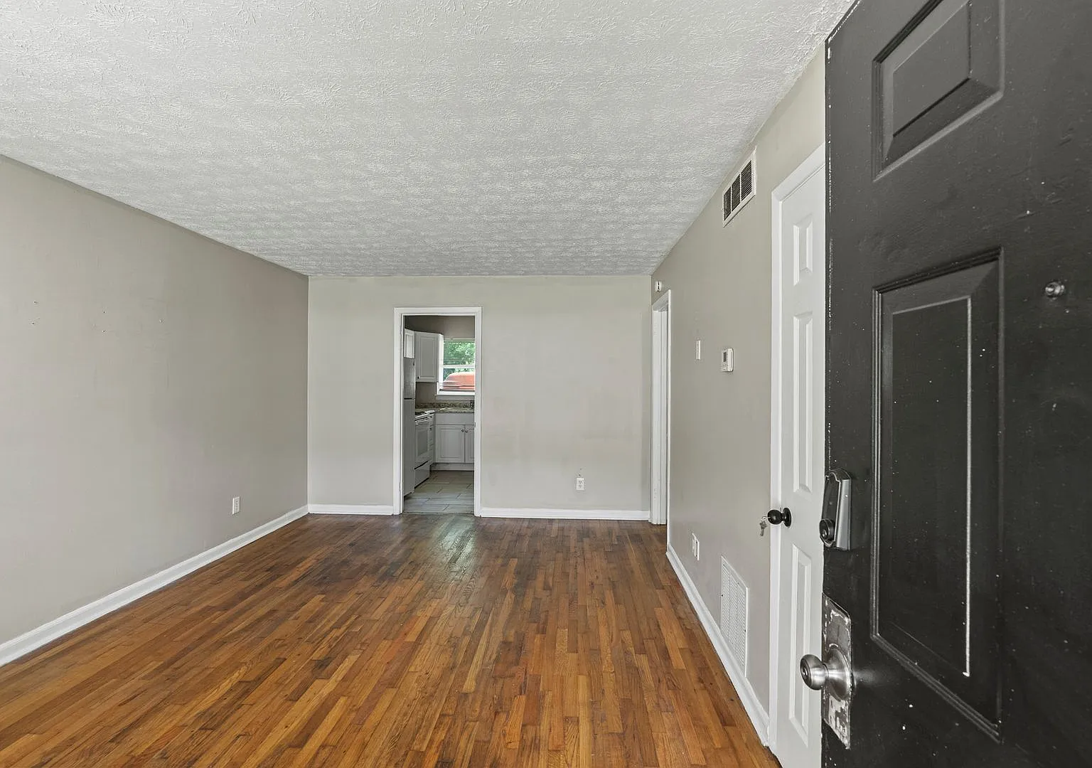 1595 Carlisle St NW — Photo 2