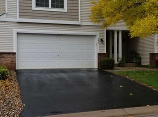 343 Wagon Wheel Ln, Chaska, MN 55318