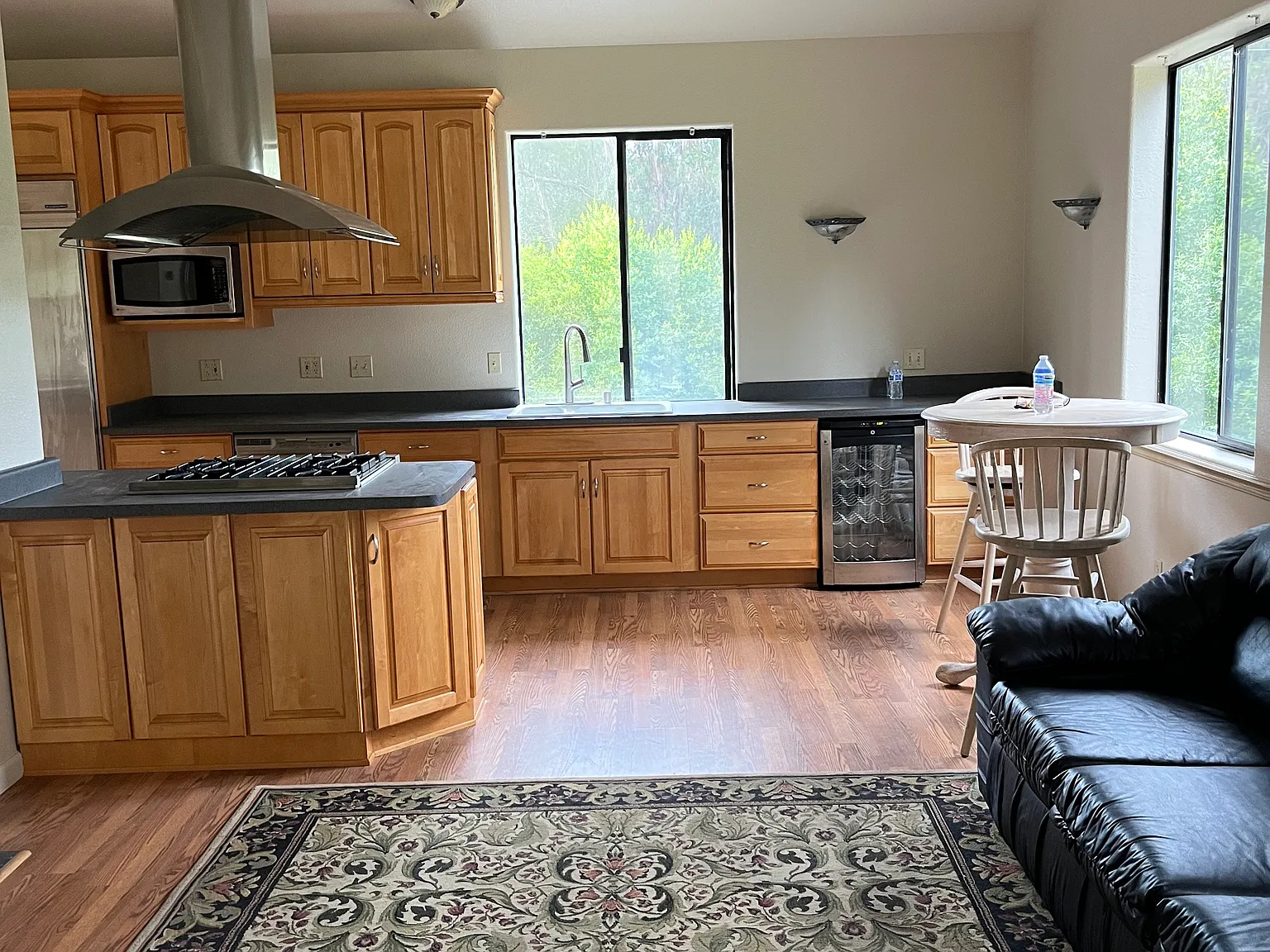 Studio, 750 sqft, $3,295 — Photo 2